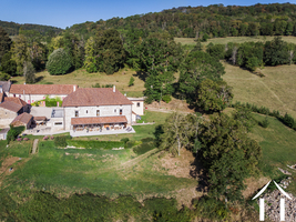 Grand property with panoramic view
