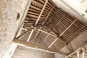 Barn roof structure