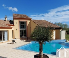 Property with pool and parc garden near charming village 