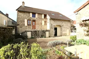 Maison vue de la cour