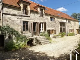 large house in the countryside, lots of possibilities 
