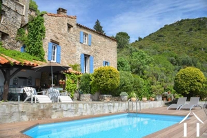 House with panoramic views, olive grove and building plot