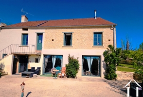 Charming Village House close to Epoisses