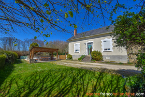 House with barns, swimming pool and close to 4 acres Ref # Li894 