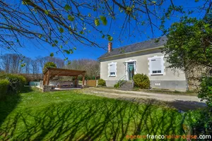 House with barns, swimming pool and close to 4 acres Ref # Li894 