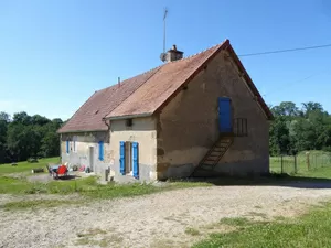 Farmhouse for sale in CHAPPES  Ref # AP03007887 