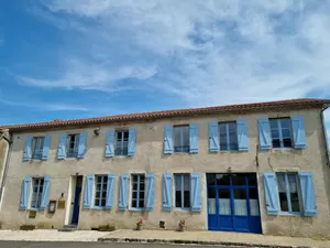 Character property for sale in CHARROUX  Ref # AP03007890 