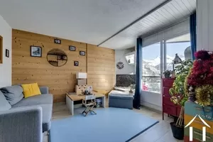 Bright apartment ski in/ski out val-d'isère Ref # C2789 