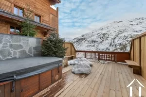 7 room apartment - ski in/ski out les menuires Ref # C3719 