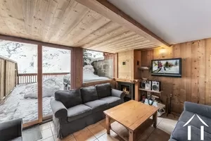6 room apartment at the foot of the slopes - sought after area les menuires Ref # C3720 