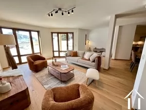 Nice 3-bedrooms appartment  Ref # C6147-A02(2568-A02) 