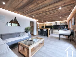 3-bedroom apartment -  village center  Ref # C6418 