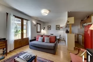 2-bedroom apartment - quiet and sunny  Ref # C6648 