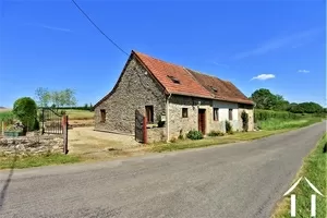 Charming country house with large garden north of Cluny Ref # JP5461S 