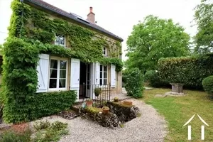 Charming cottage in the foothills of the Morvan Natural Park Ref # CVH5315M 