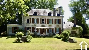 Stunning 4 acres property with manor house and outbuildings Ref # LB5600N 