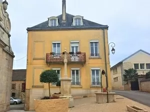 Grand house in center of wine village Ref # CR5601BS 