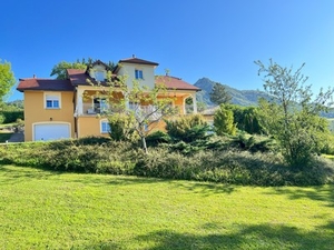 Contemporary House with Stunning Views in a Jura Thermal Spa Town. Ref # RT5605P 