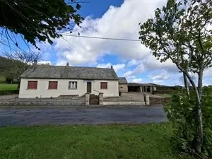 House in a beautiful location, to be renovated completely Ref # JdB5632 