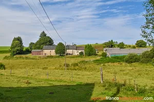 Correze farmhouse, future gîte and over 10 acres of land Ref # Li873 