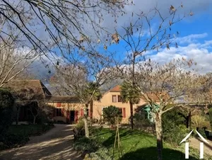 A character longere with gite, lovely gardens, pool and vie Ref # EL5089 