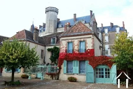 A CHARMING 18th CENTURY VILLAGE HOUSE