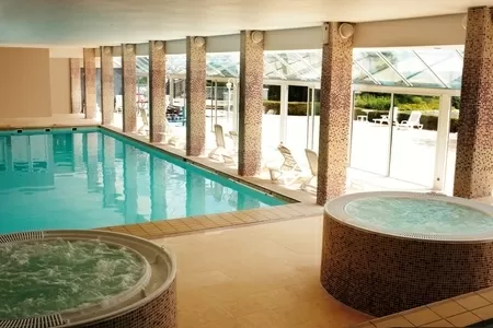 The hotel's existing facilities include a number of swimming pools and relaxing jacuzzi tubs, as well as a 1200m2 spa and gym with the latest fitness machines.