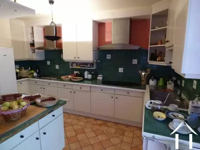 Castle, estate for sale mercurey, burgundy, MB1162S Image - 9