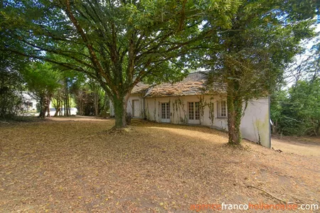 Village house for sale meilhards, limousin, Li1063 Image - 1