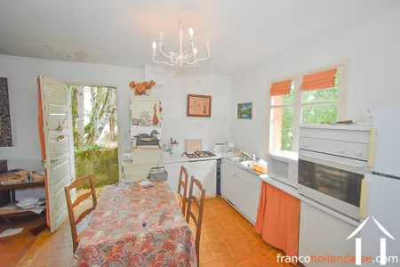 Village house for sale meilhards, limousin, Li1063 Image - 3