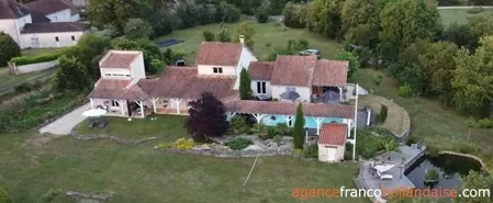 Villa with gîte, swimming pool on 4.2 ha of land Ref # Li1068 