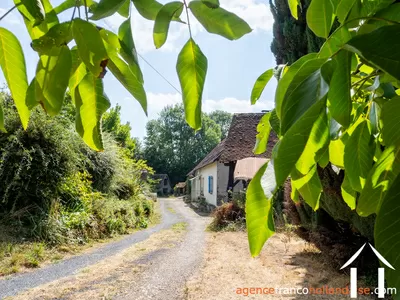 House with guest house for sale lubersac, limousin, Li1070 Image - 3