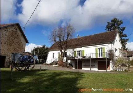 Characterful house with pool and barn Ref # Li1074 