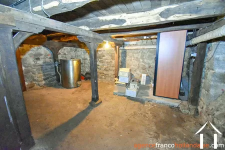 Manor House for sale ussel, auvergne, Li944 Image - 45
