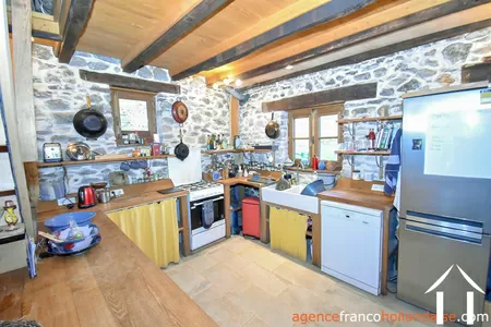 House with guest house for sale , Li953 Image - 29