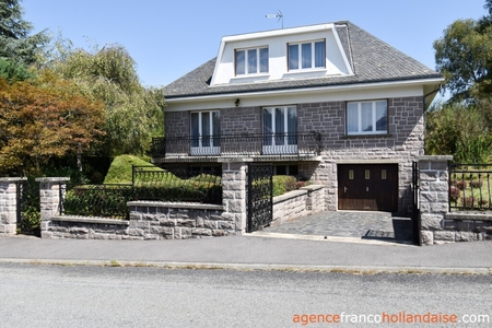 Solid (holiday)home Ref # Li988 