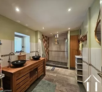 Farmhouse for sale theneuille, auvergne, AP030071166 Image - 4