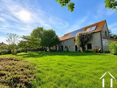 Farmhouse for sale chantelle, auvergne, AP030071179 Image - 1