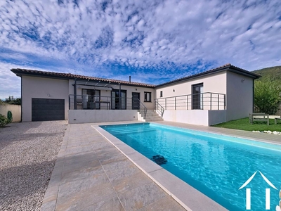 Fine contemporary single-stored villa with garden, swimming pool and views. Ref # EG06-747671 