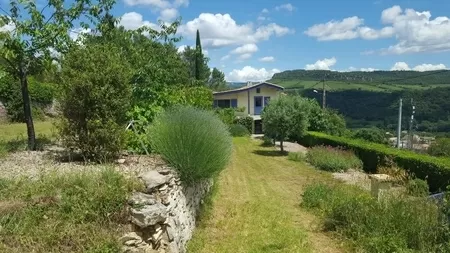 Set in a beautiful and idyllic Mediterranean hilly landscape, within walking distance of a small town with a railway station and amenities, this mazet, with a floor area of approximately 37 m², stands on a plot (1,397 m²) that seems to blend seaml... Ref # EG11-2549 