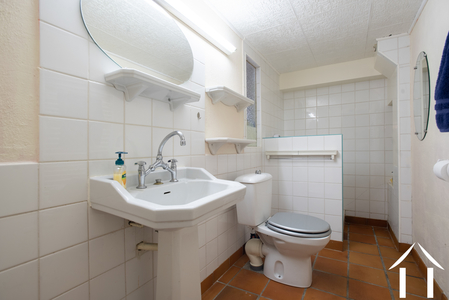 Salle de bains-wc du rez-de-chaussée