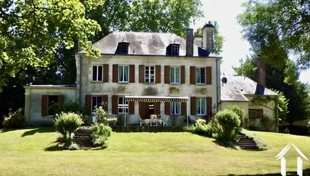 Stunning 4 acres property with manor house and outbuildings Ref # LB5600N