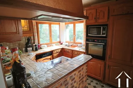 House for sale mhere, burgundy, CVH5514M Image - 4