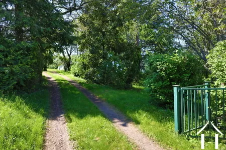 House for sale mhere, burgundy, CVH5514M Image - 9