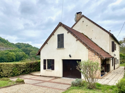 Character house with 3 bedrooms, 15 km from Autun. Ref # PM5544D 