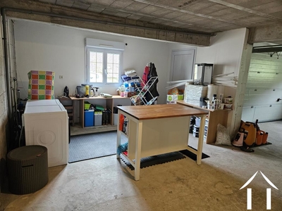 Basement laundry space