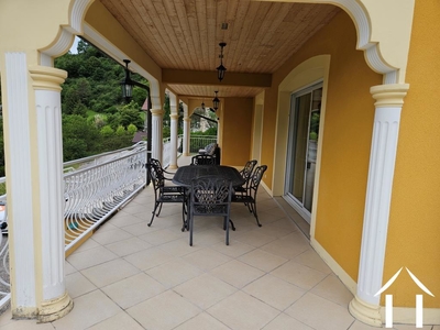 Covered terrace balcony