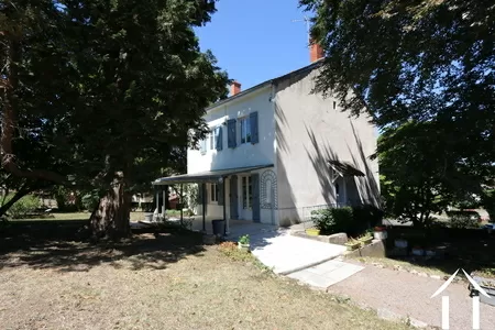House with covered terrace accessed by the kitchen