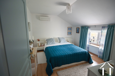 House for sale couches, burgundy, perreuil Image - 16