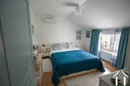 House for sale couches, burgundy, BH5647D Image - 16